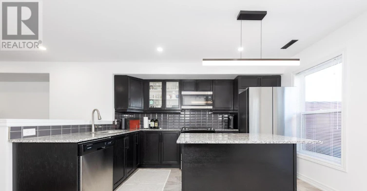 2-1 Leggott Avenue, Barrie, ON, L4N 6B1 - 9