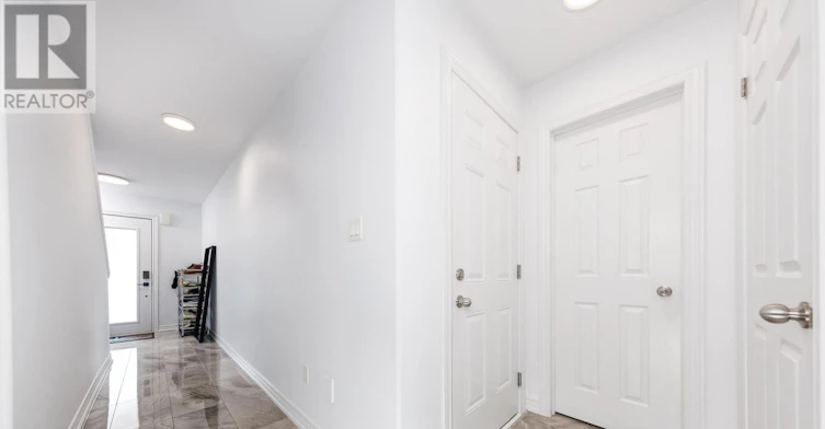 2-1 Leggott Avenue, Barrie, ON, L4N 6B1 - 4