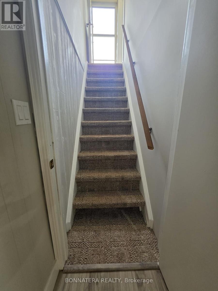 14 Northwood Drive, Brampton, ON, L6X 2L2 - 2