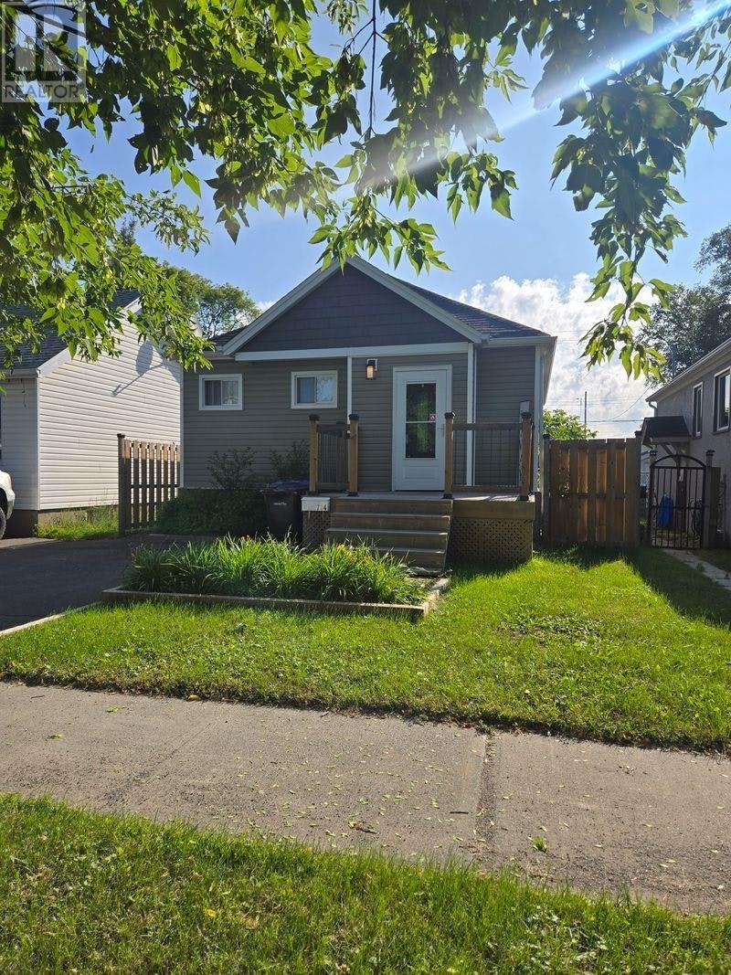 734 Franklin Street S, Thunder Bay, ON, P7E 1R9