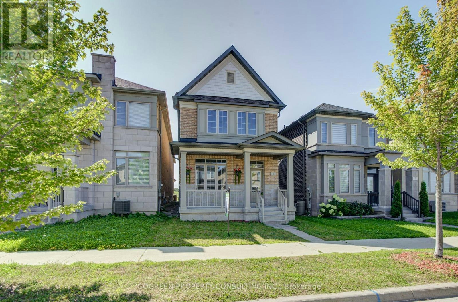 5 Applegate Drive, East Gwillimbury, ON, L9N 0R2