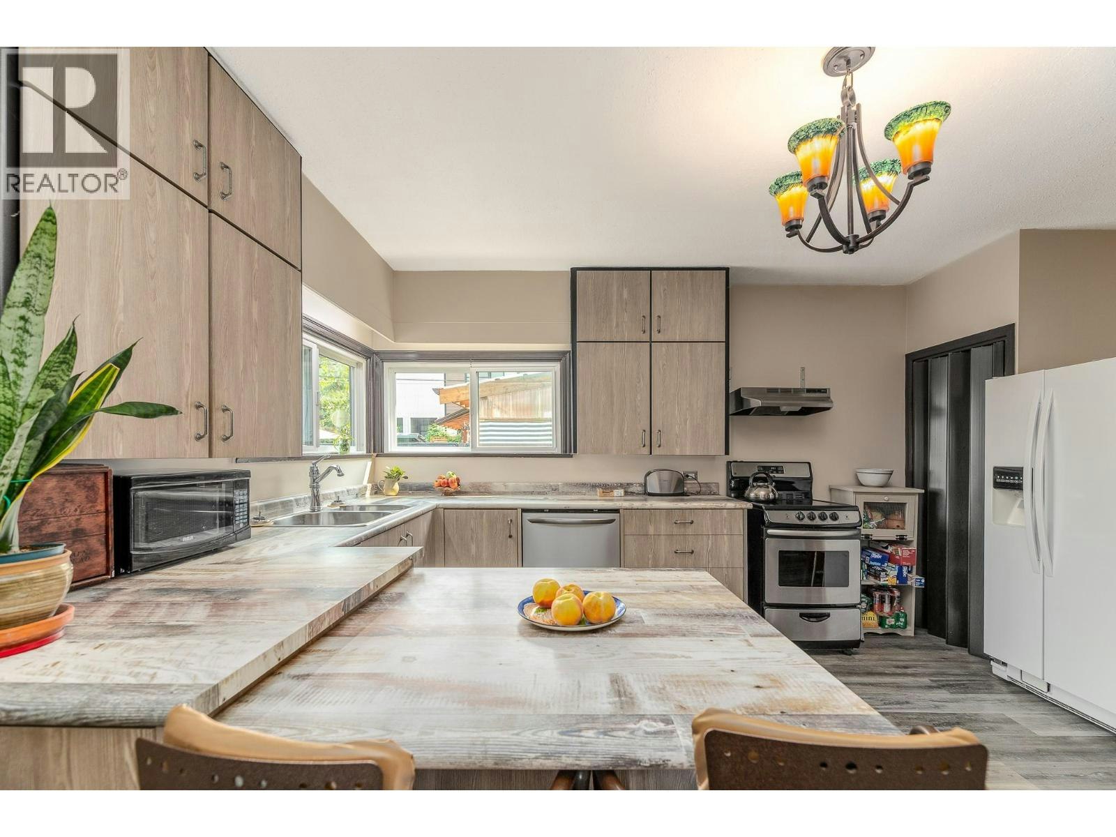 174 Bassett Street, Penticton, BC, V2A 5W2 - 17