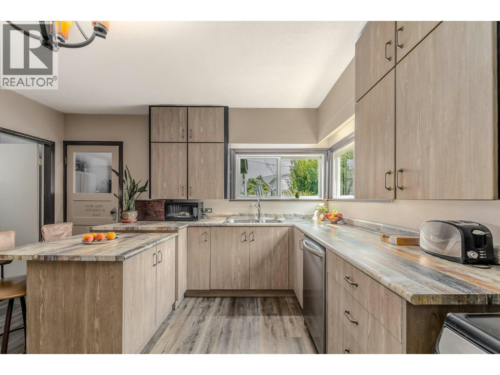 174 Bassett Street, Penticton, BC, V2A 5W2 - 14
