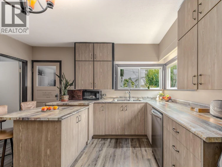 174 Bassett Street, Penticton, BC, V2A 5W2 - 14