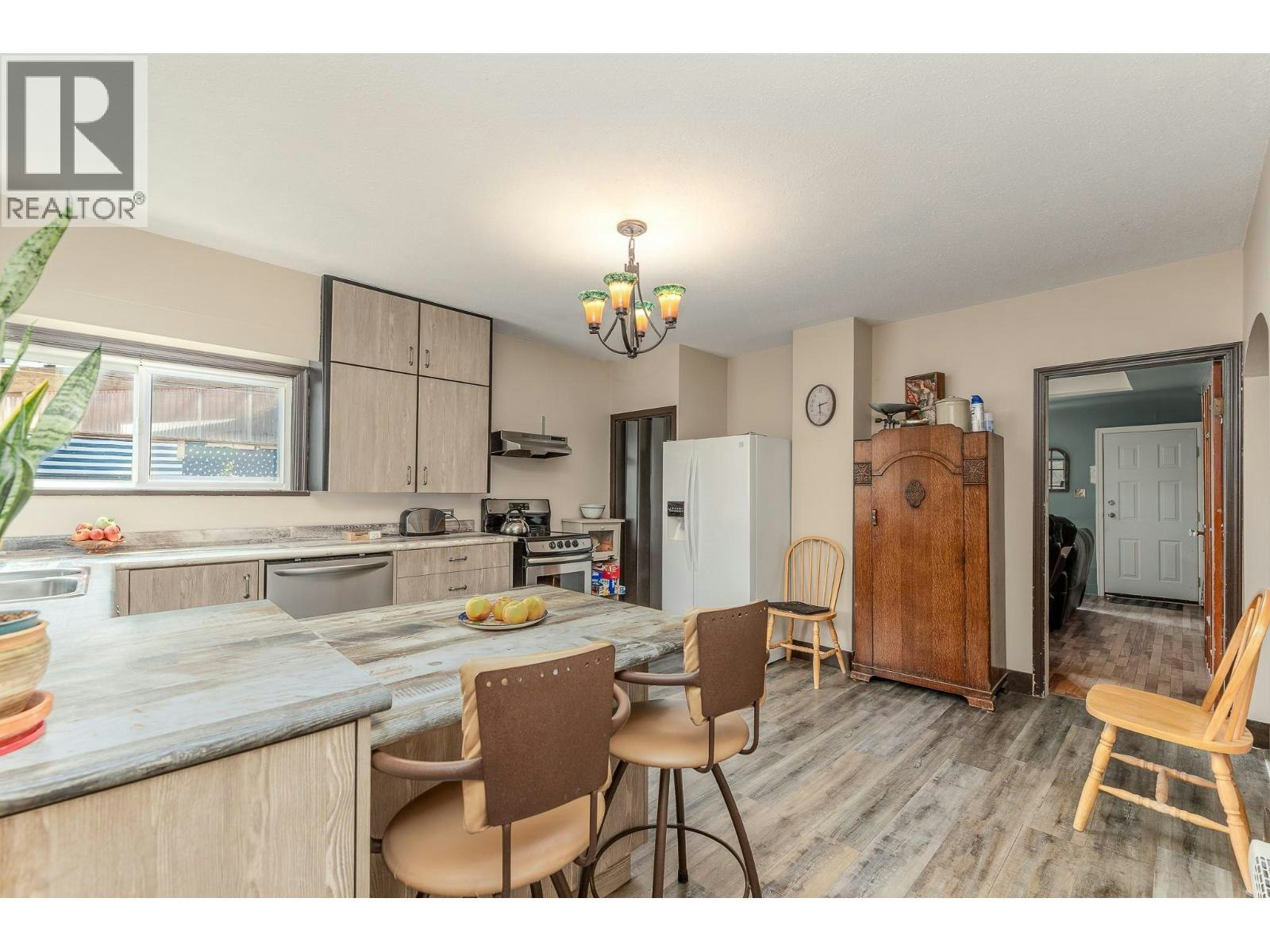 174 Bassett Street, Penticton, BC, V2A 5W2 - 16