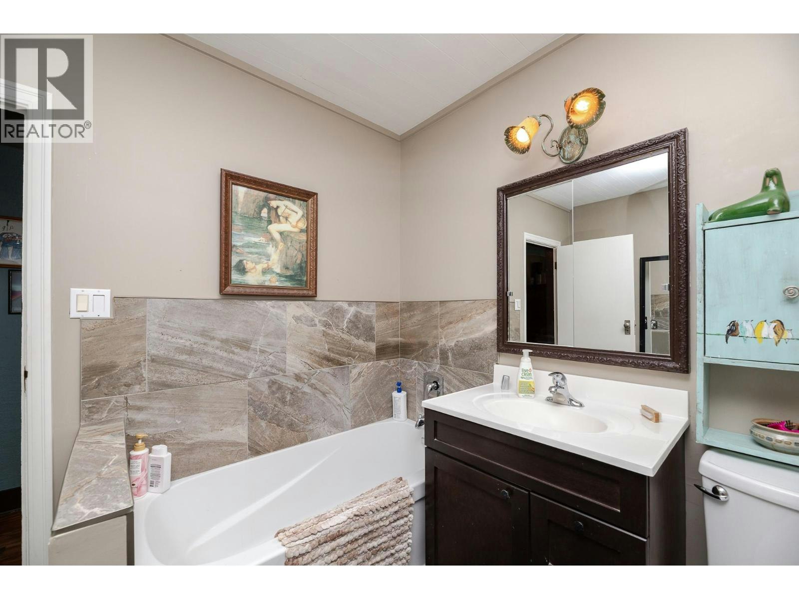 174 Bassett Street, Penticton, BC, V2A 5W2 - 26
