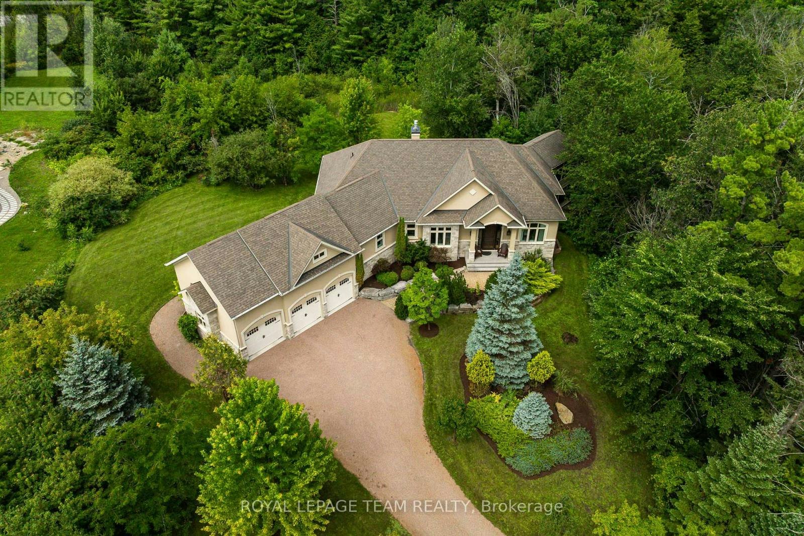 1517 Monaghan Lane, Ottawa, ON, K2W 1B4