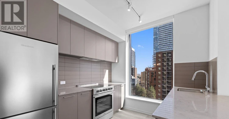 708-101 Roehampton Avenue, Toronto, ON, M4P 2W2 - 3