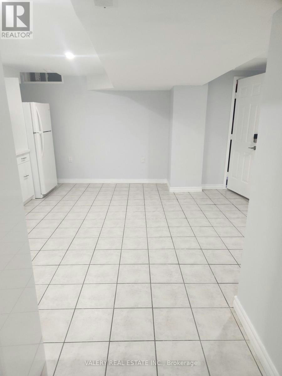 28 Iles Street, Ajax, ON, L1T 3V4 - 17