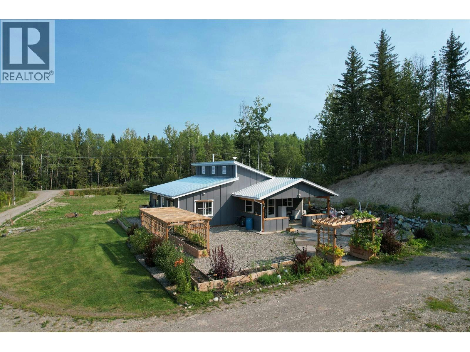 1962 W Sales Road, Quesnel, BC, V2J 6C1