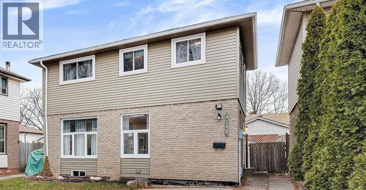 UPPER-9260 Arncliffe Court, Windsor, ON, B8S 4J9 - 2