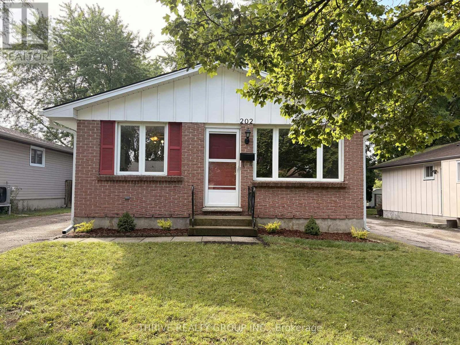 202 Muriel Crescent, London, ON, N6E 2K6