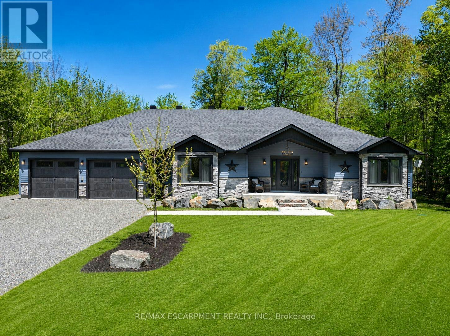 1068 Xavier Street, Gravenhurst, ON, P0E 1G0