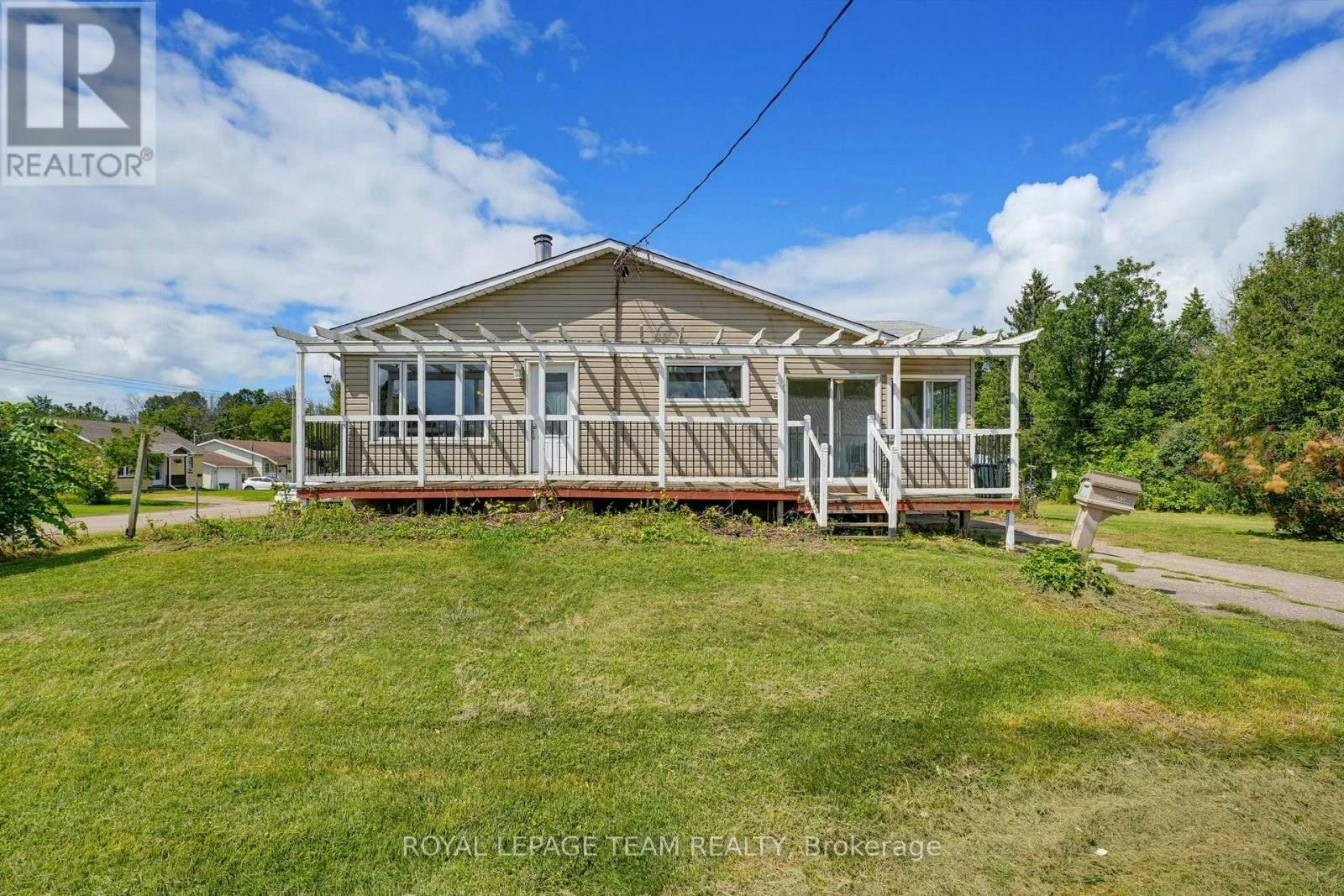 550 Giroux Street, Pembroke, ON, K8A 4G5