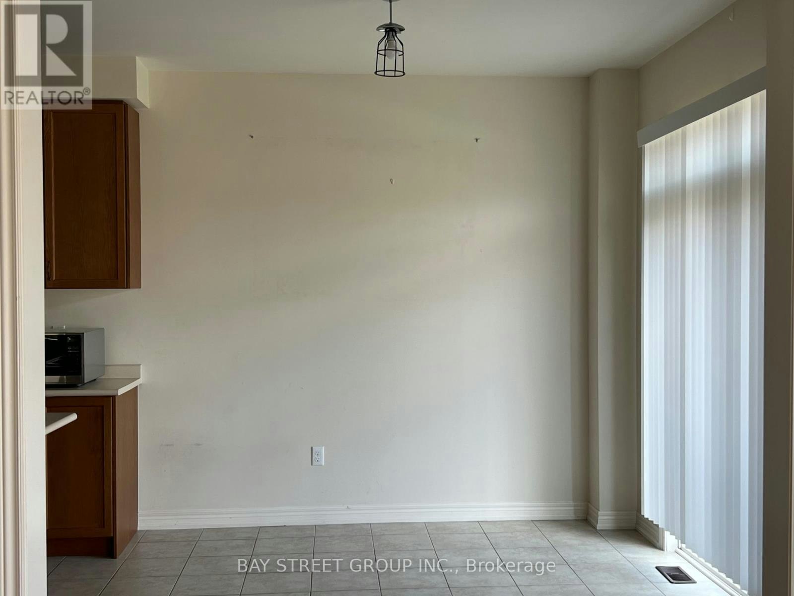 5 Charles Vogel Drive, Markham, ON, L6C 0V9 - 3