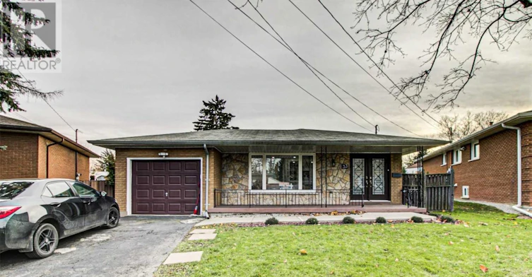 MAIN-33 Garvey Crescent, Hamilton, ON, L8K 3W9