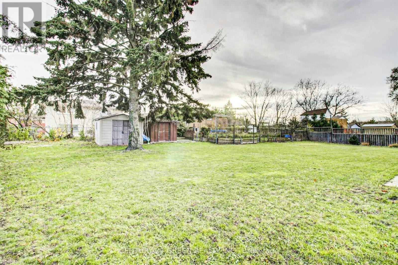 MAIN-33 Garvey Crescent, Hamilton, ON, L8K 3W9 - 3