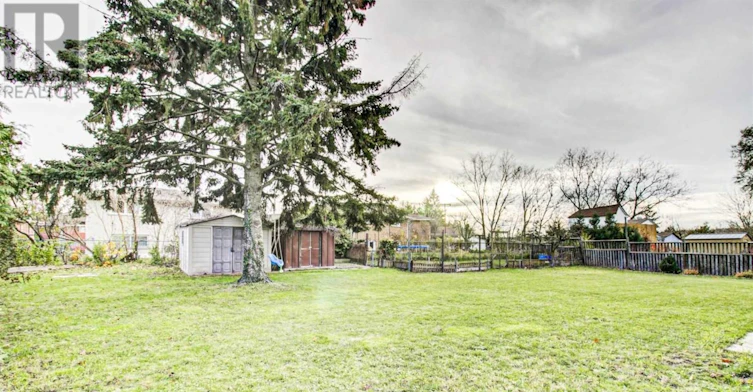 MAIN-33 Garvey Crescent, Hamilton, ON, L8K 3W9 - 3