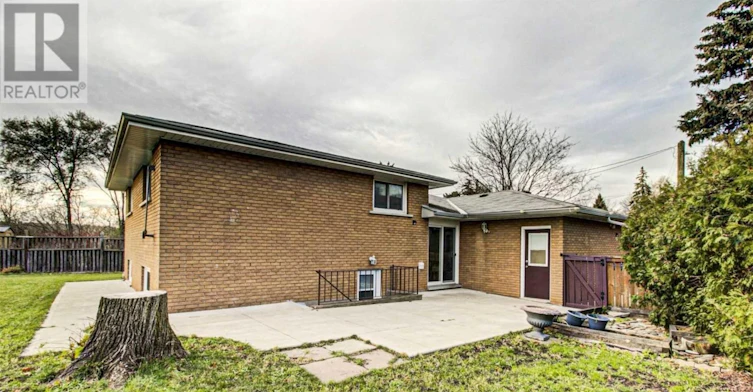 MAIN-33 Garvey Crescent, Hamilton, ON, L8K 3W9 - 2