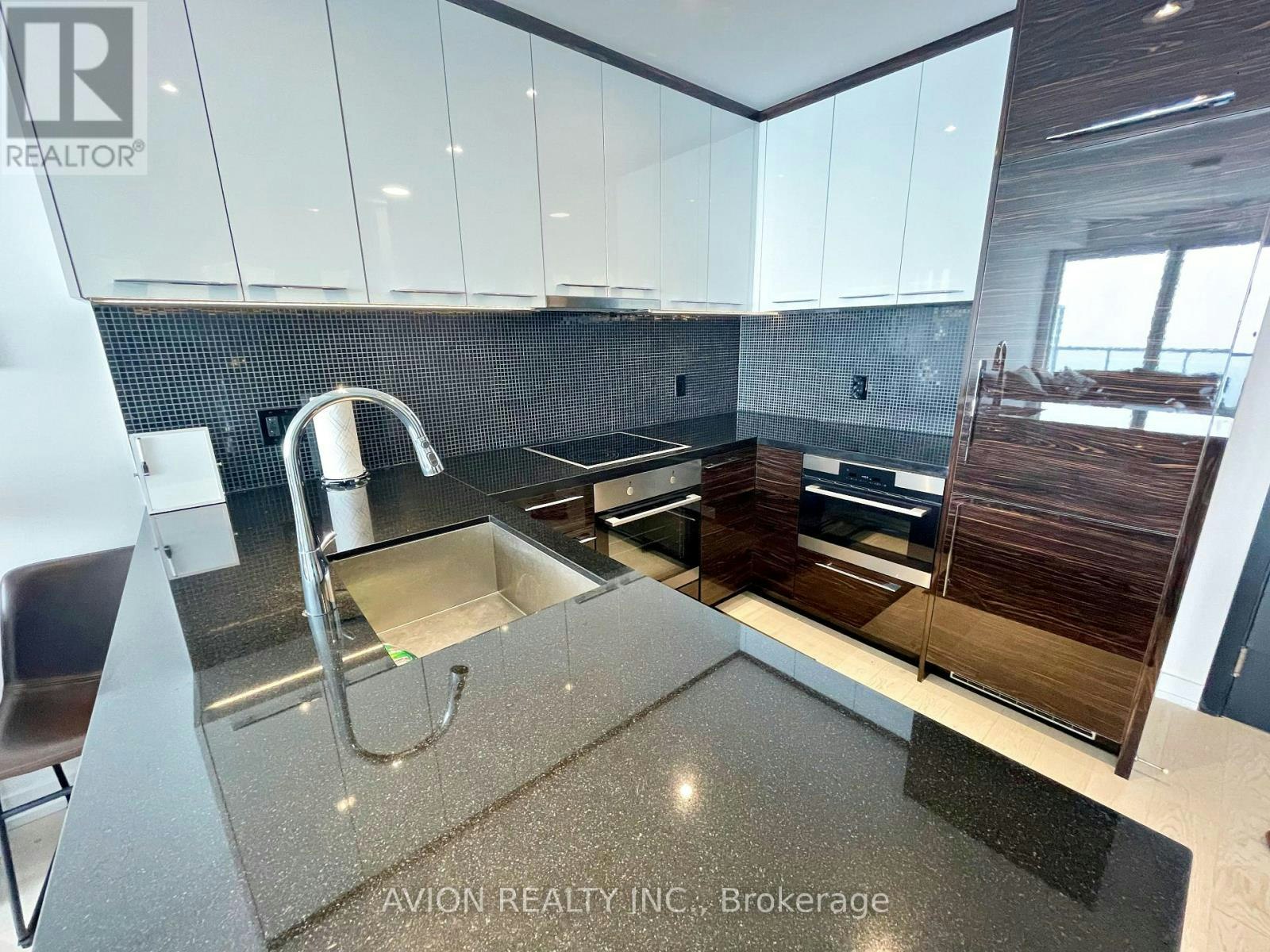4711-488 University Avenue, Toronto, ON, M5G 0C1 - 5