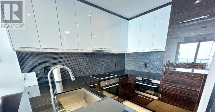4711-488 University Avenue, Toronto, ON, M5G 0C1 - 5