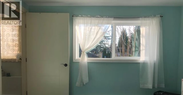 329 W 23rd Avenue, North Vancouver, BC, V7M 2B6 - 8
