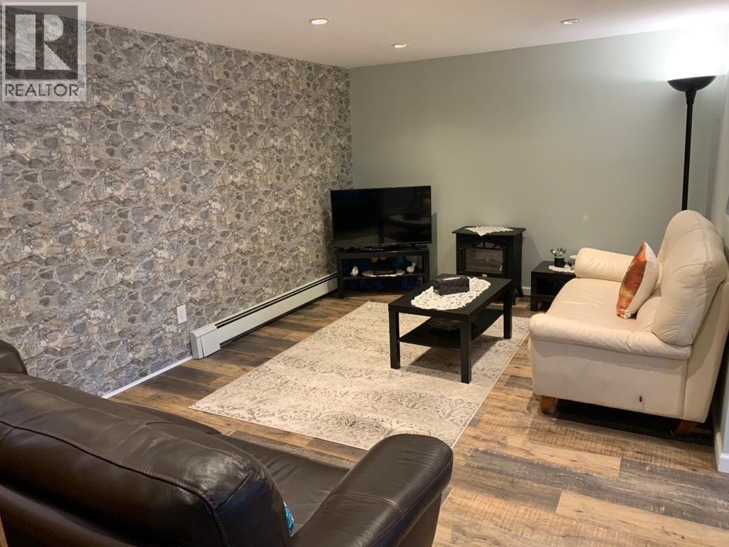 329 W 23rd Avenue, North Vancouver, BC, V7M 2B6 - 4