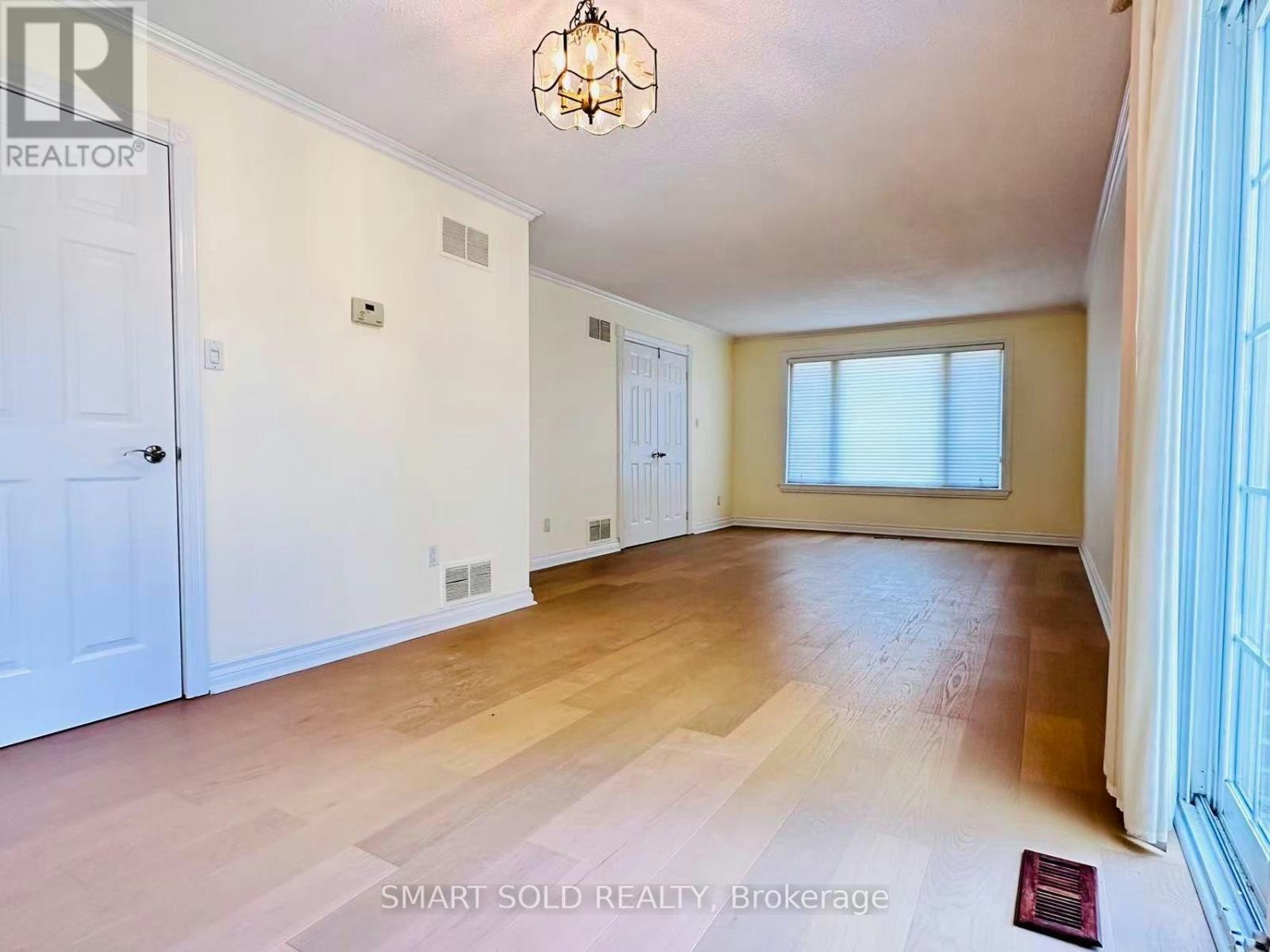22 Hemingway Crescent, Markham, ON, L3R 2A4 - 3
