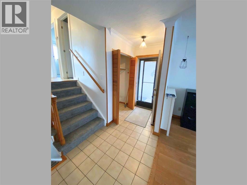 25 Durco Avenue, Sarnia, ON, N7S 4N3 - 6