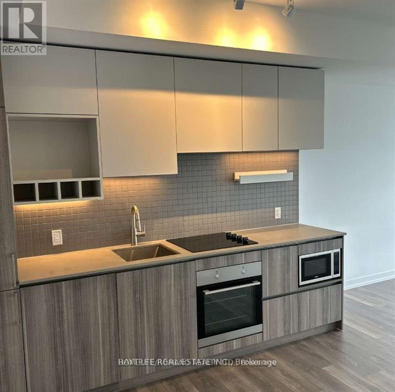 4511-898 Portage Parkway, Vaughan, ON, L4K 0J6