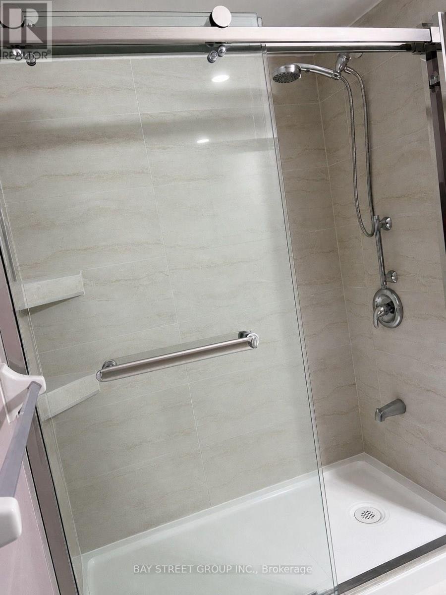 UPPER-19 Casabel Drive, Vaughan, ON, L6A 3M5 - 10