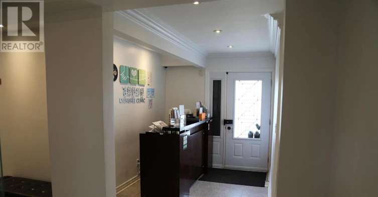 271 Finch Avenue W, Toronto, ON, M2R 1M8 - 3