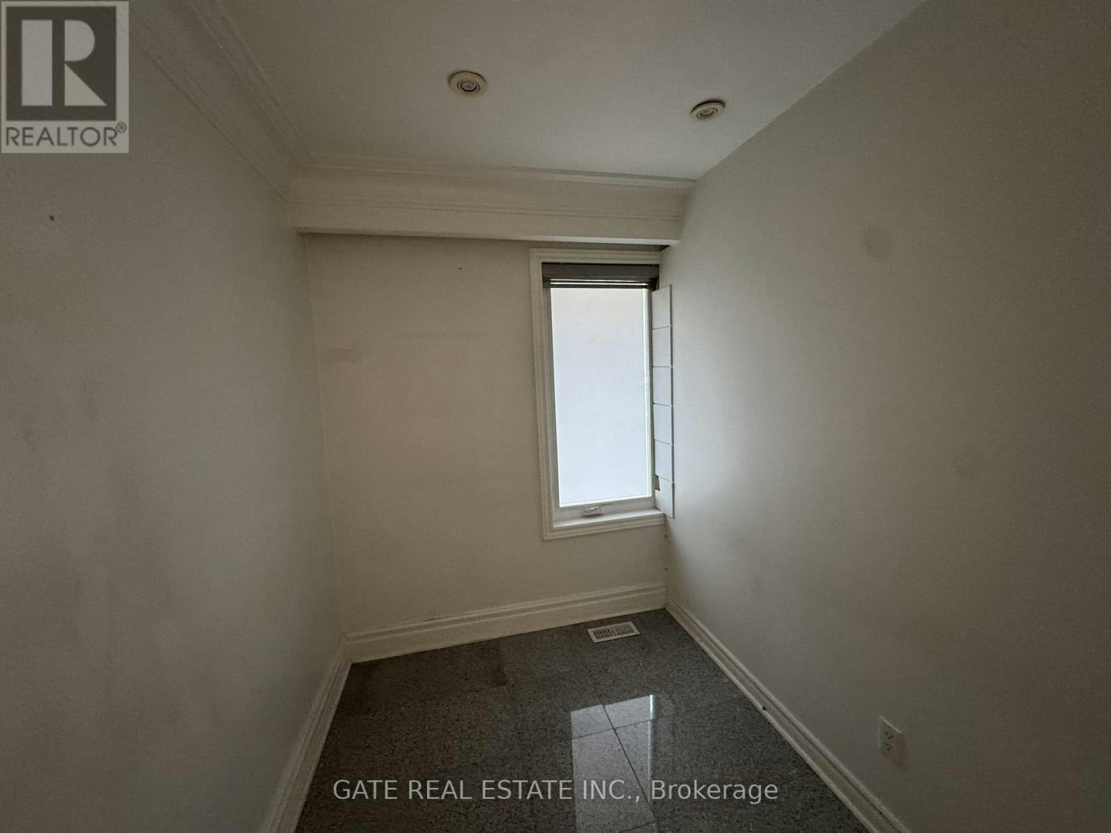 271 Finch Avenue W, Toronto, ON, M2R 1M8 - 16
