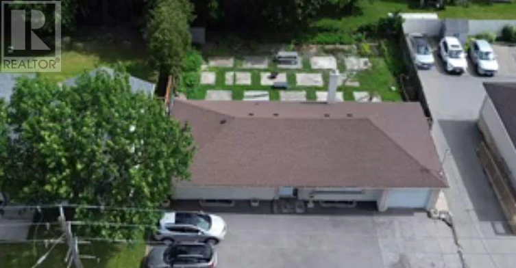 271 Finch Avenue W, Toronto, ON, M2R 1M8 - 18