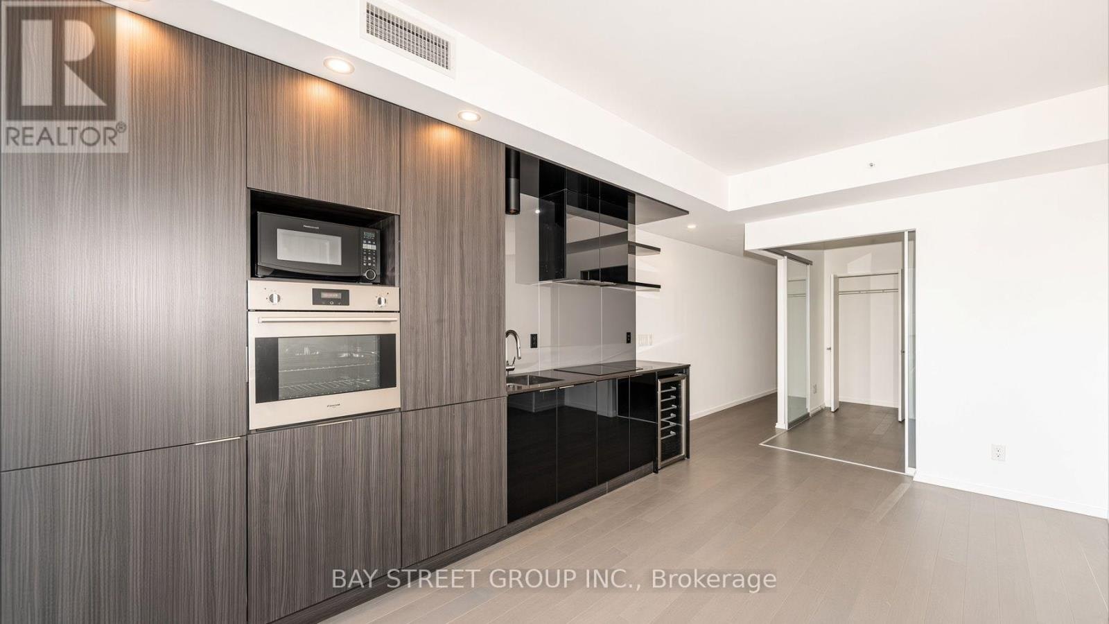 2012-70 Temperance Street, Toronto, ON, M5H 0B1 - 4