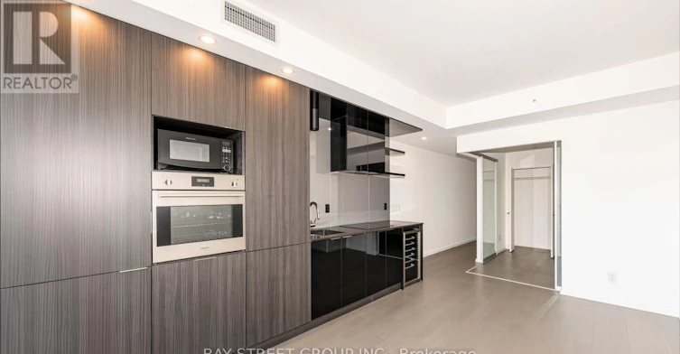 2012-70 Temperance Street, Toronto, ON, M5H 0B1 - 4
