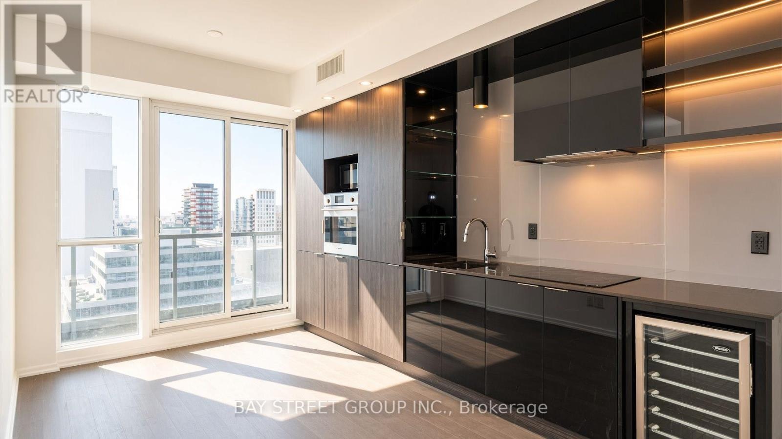 2012-70 Temperance Street, Toronto, ON, M5H 0B1 - 5