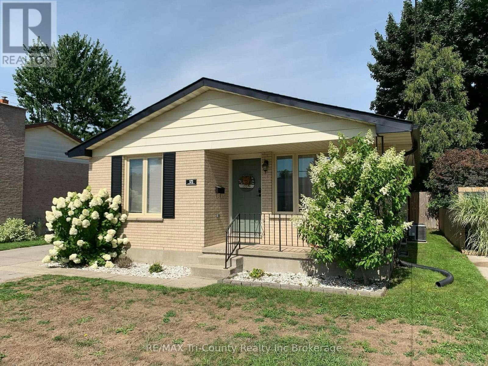 173 Carroll Street W, Strathroy, ON, N7G 3P8