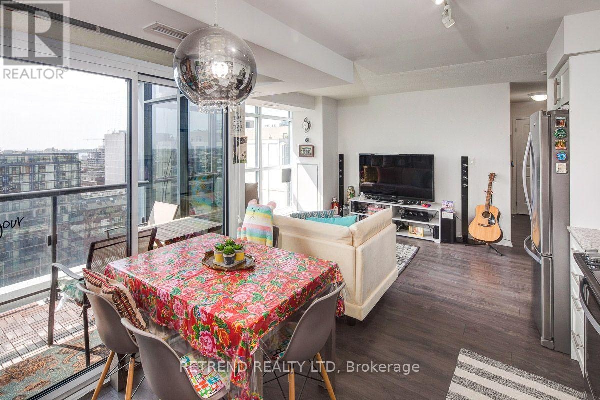 2004-400 Adelaide Street E, Toronto, ON, M5A 4S3 - 9