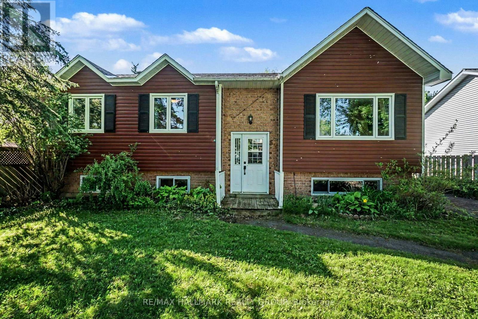 52 Castlebeau Street, Russell, ON, K0A 1W0