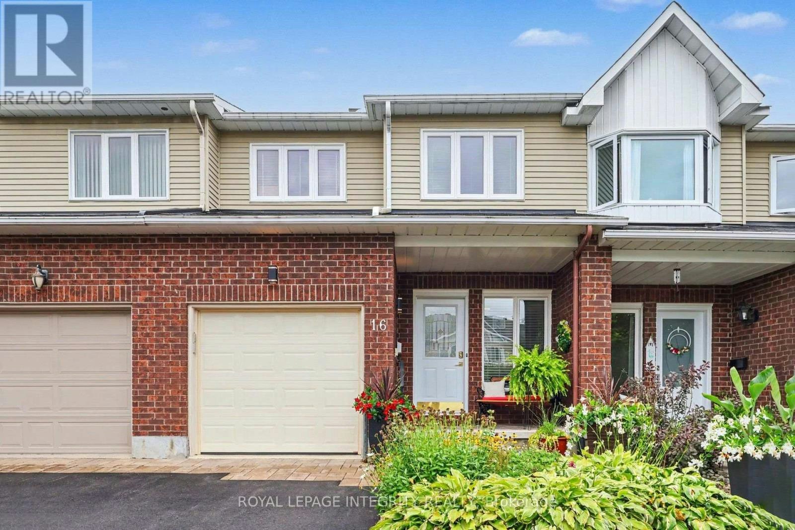 16 Streamwood Lane, Ottawa, ON, K1T 3R1