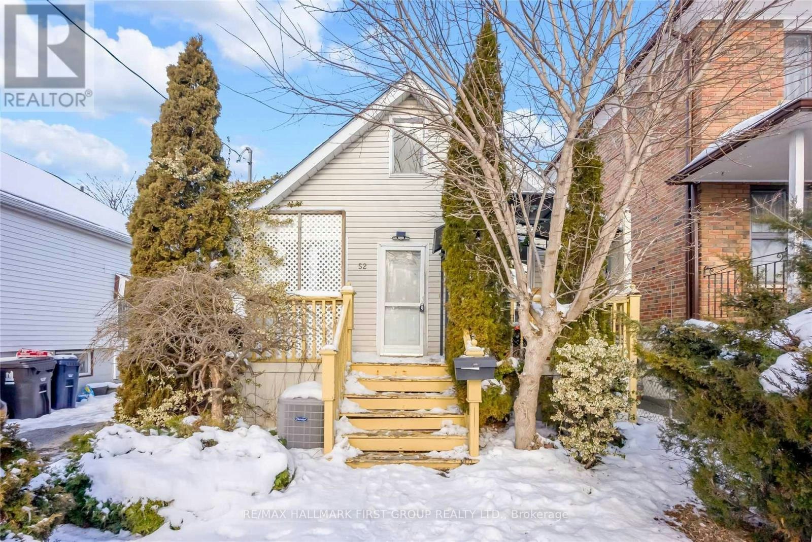 52 Malta Street, Toronto, ON, M1N 2L4