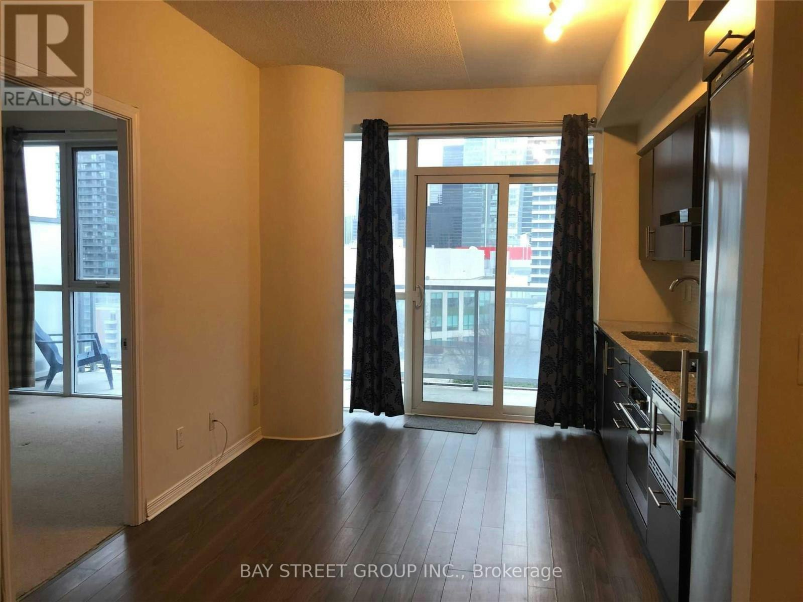 2217-352 Front Street W, Toronto, ON, M5V 1B5 - 8