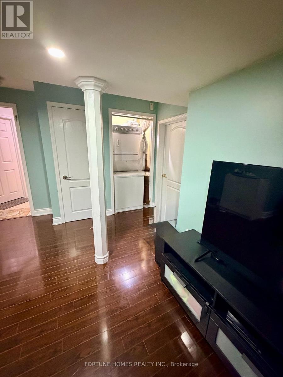 9 Paddington Road, Brampton, ON, L6P 2B3 - 4