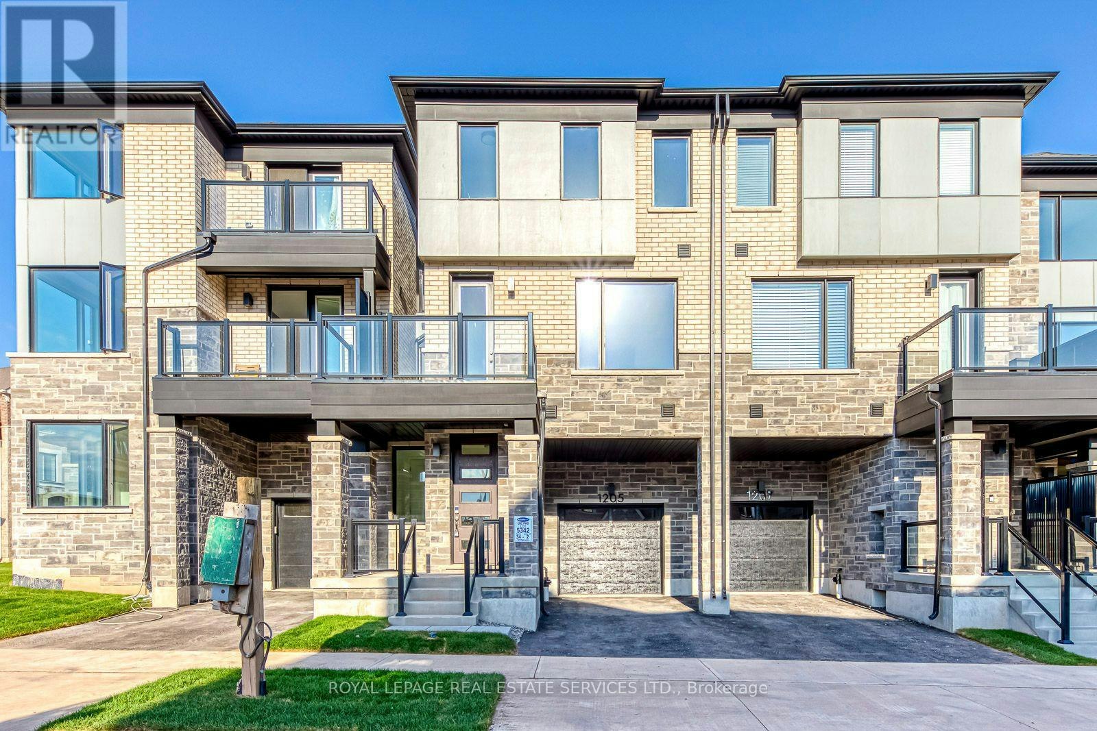 1205 Poppy Gardens, Oakville, ON, L6M 7Y3