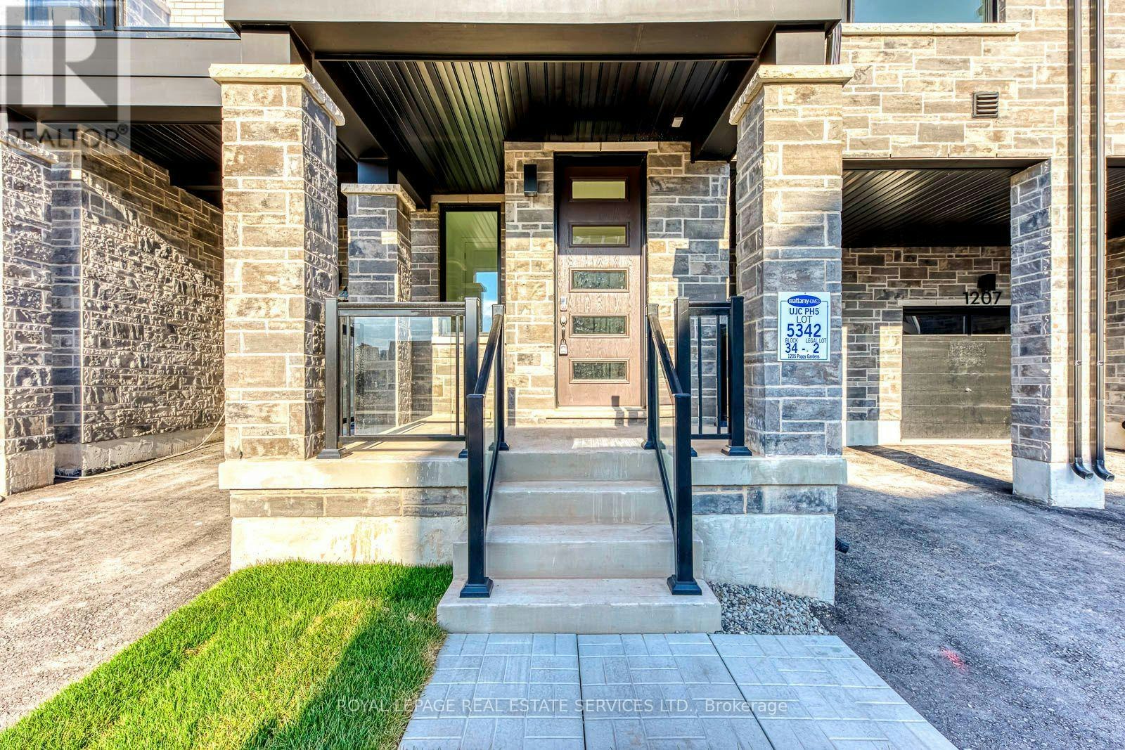 1205 Poppy Gardens, Oakville, ON, L6M 7Y3 - 2