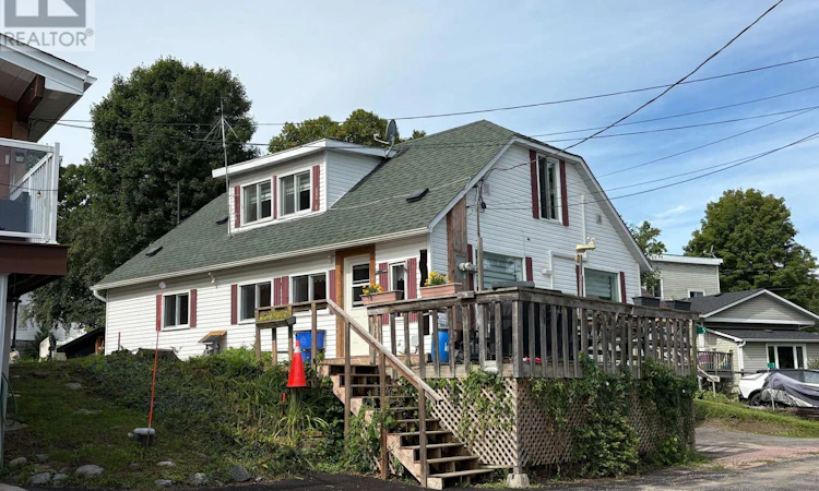 5 Goodwin Lane