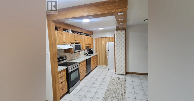 409-390 Dixon Road, Toronto, ON, M9R 1T4 - 4