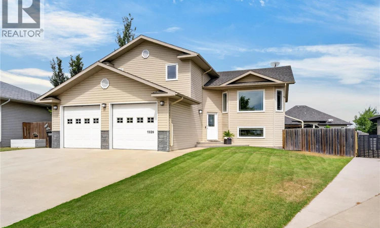 1329 Heidgerken Crescent