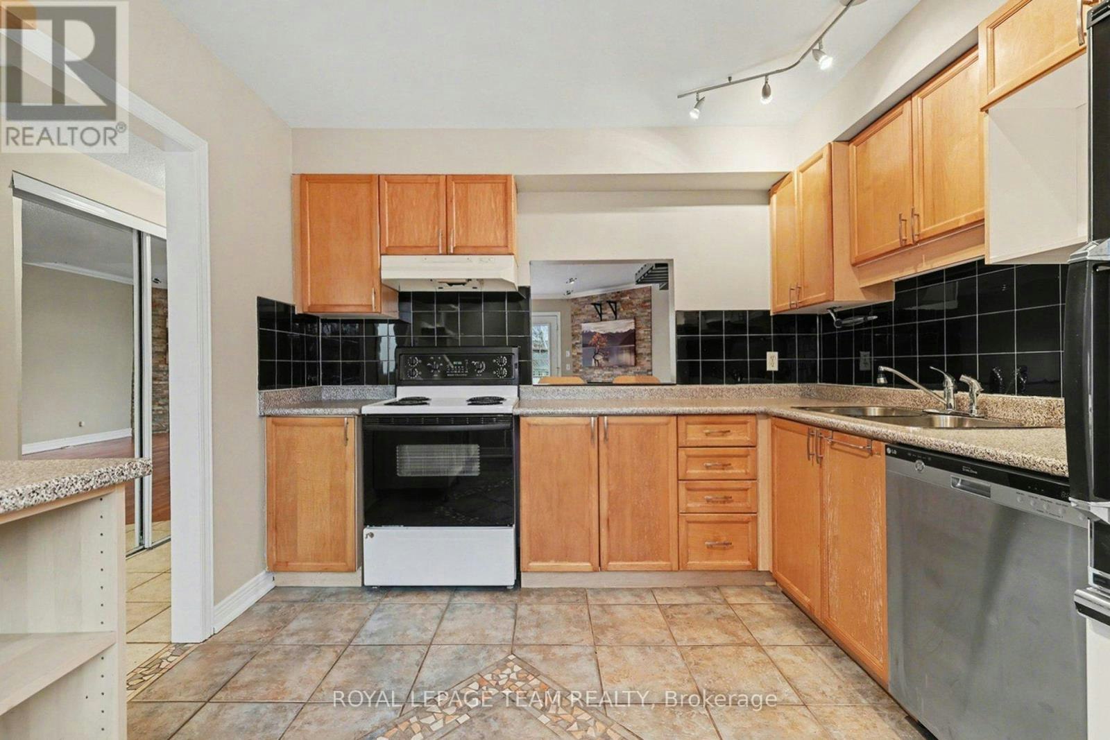 187 Monterey Drive, Ottawa, ON, K2H 7A9 - 11